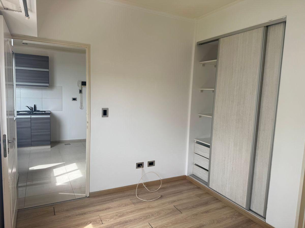 Foto de Departamento 2 ambientes en alquiler en Monte Castro, imagen 4