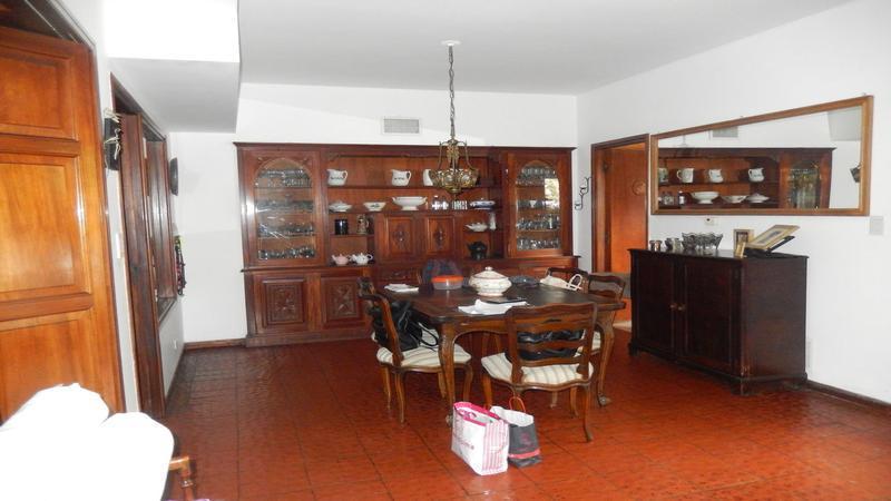 Casa en Venta, 5 Ambientes, Quilmes Centro, Garage, Amplio Patio, Quincho, Pileta 4