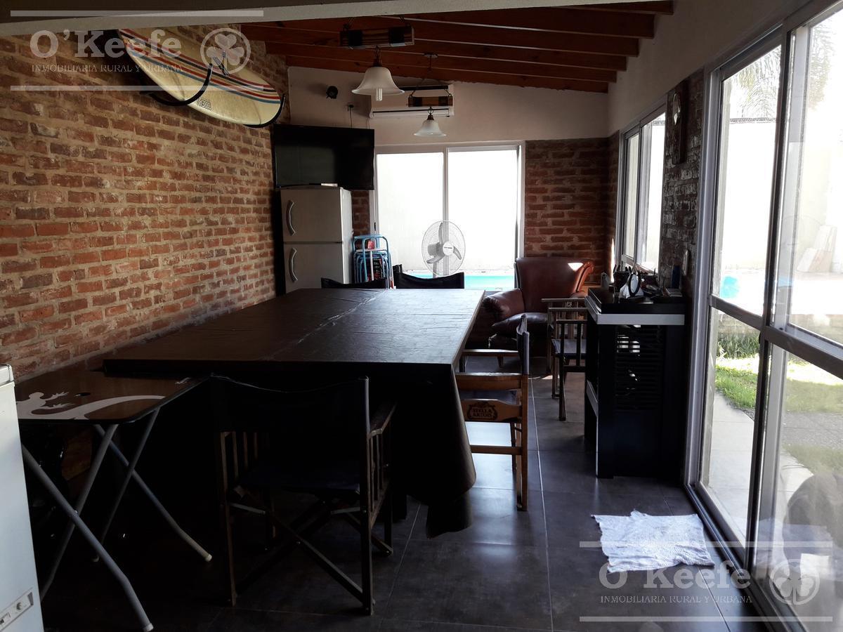 Casa en Venta, 5 ambientes, Quilmes, garage , amplio patio, pileta mas departamento