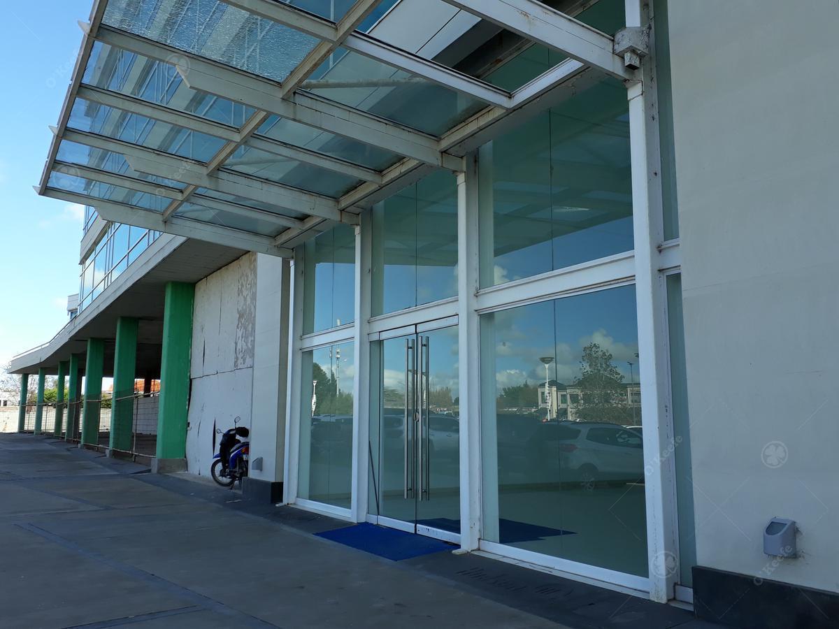 Venta y Alquiler Local Comercial 100 m² Entre Piso - Frente a La Autopista Bs - La Plata! 2