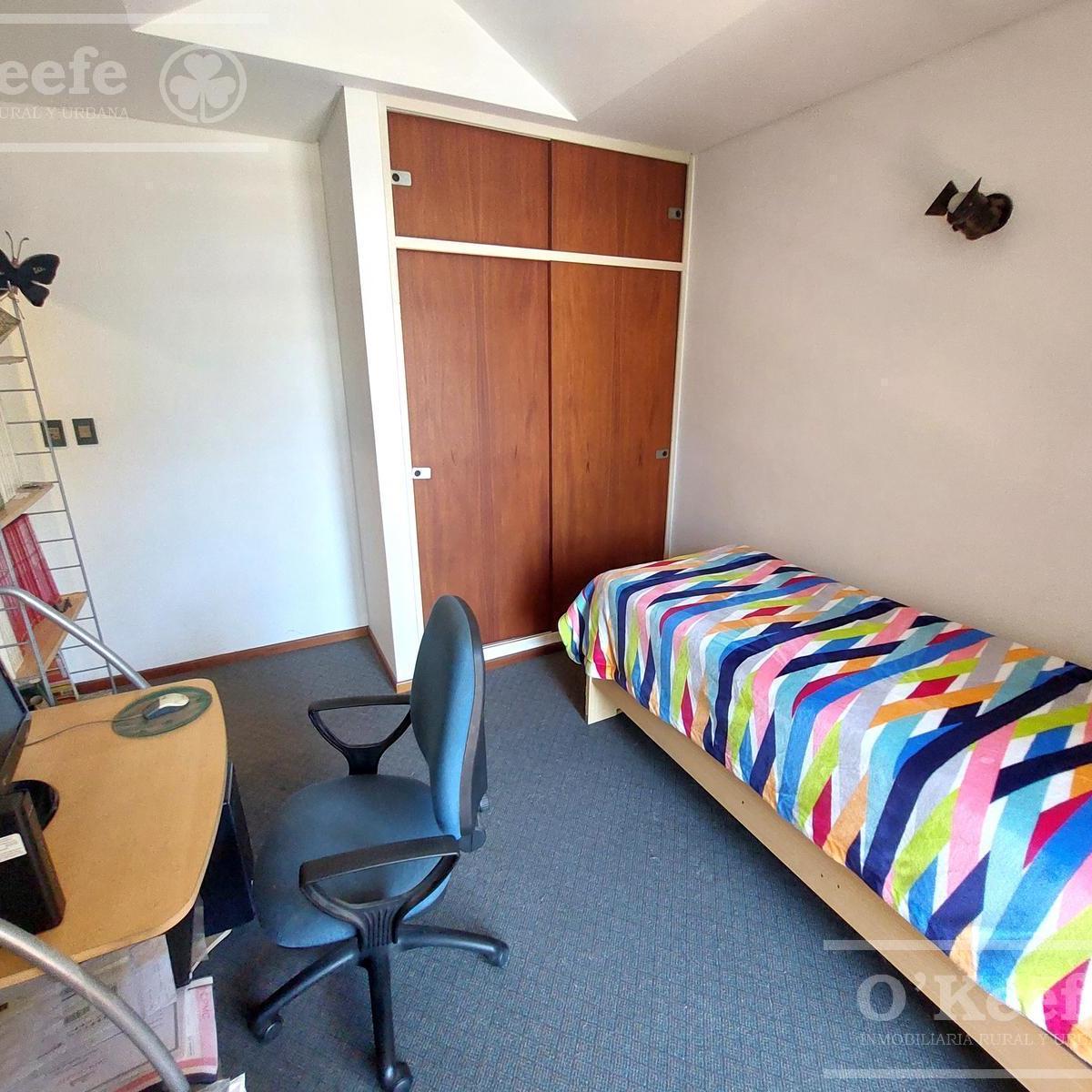 Casa de 5 Ambientes, en Venta. Terminaciones de Gran Calidad y Jardín. 3