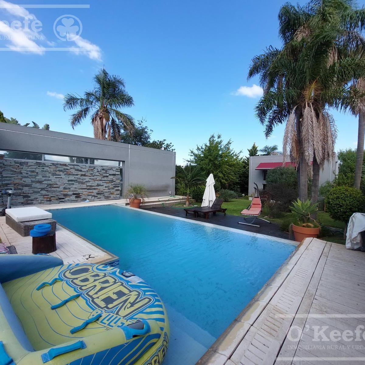 Casa en venta de seis ambientes con piscina en Fincas de Iraola II