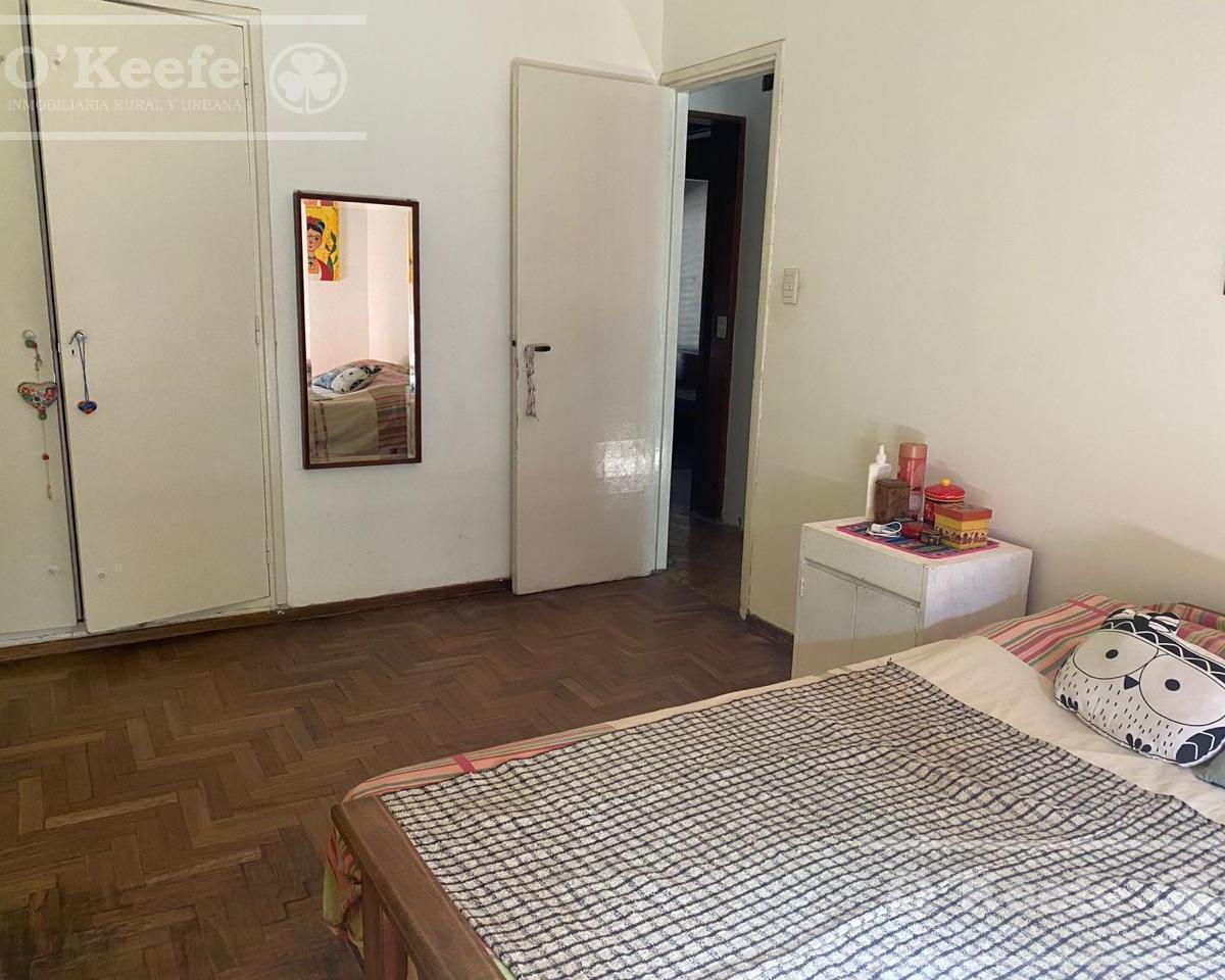 Foto de Casa en VENTA - 4 ambientes en Quilmes Oeste - cochera, patio y parrilla, imagen 4