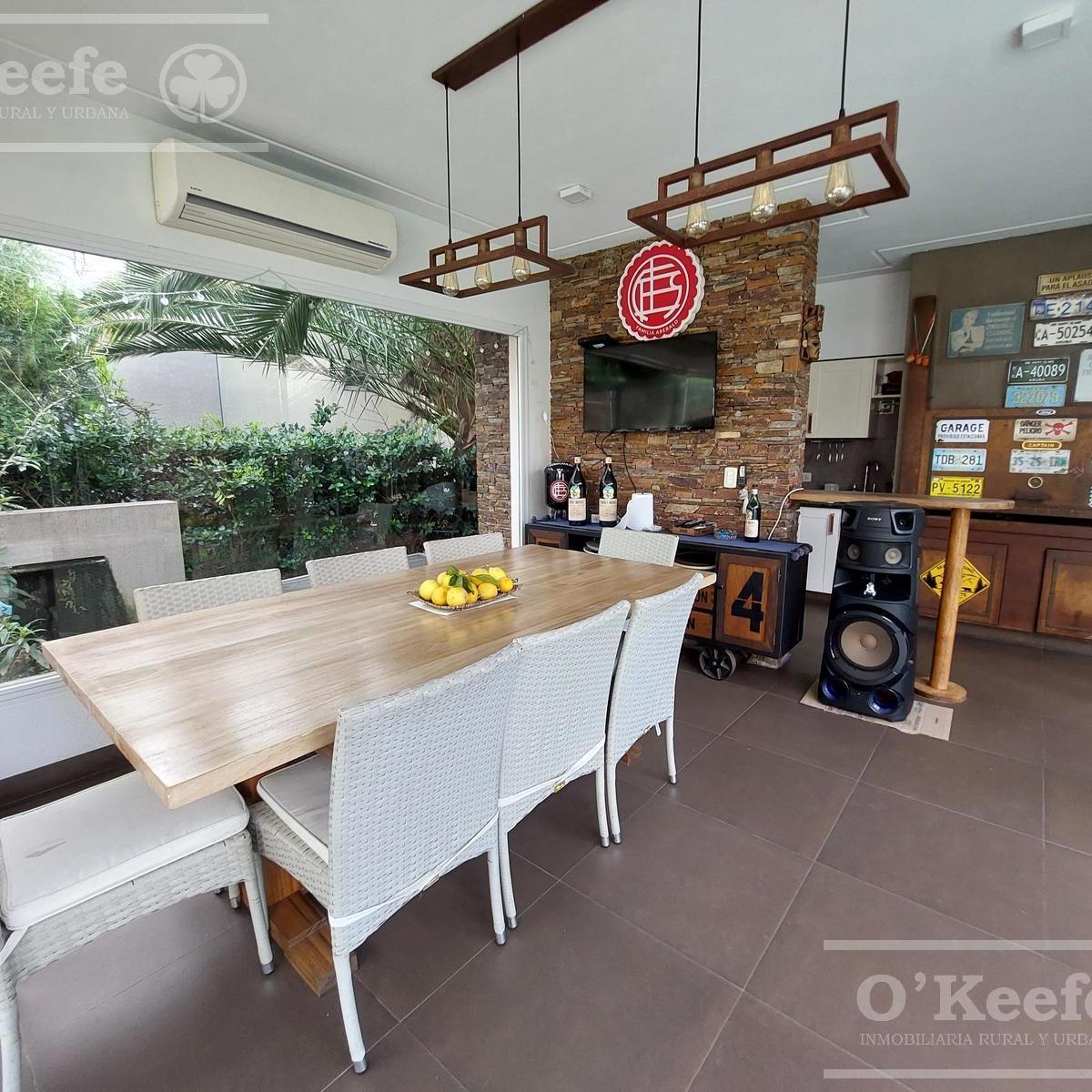 Casa en Venta, 4 Ambientes en Quilmes. Barrio Cerrado Barrancas de Guido. 2