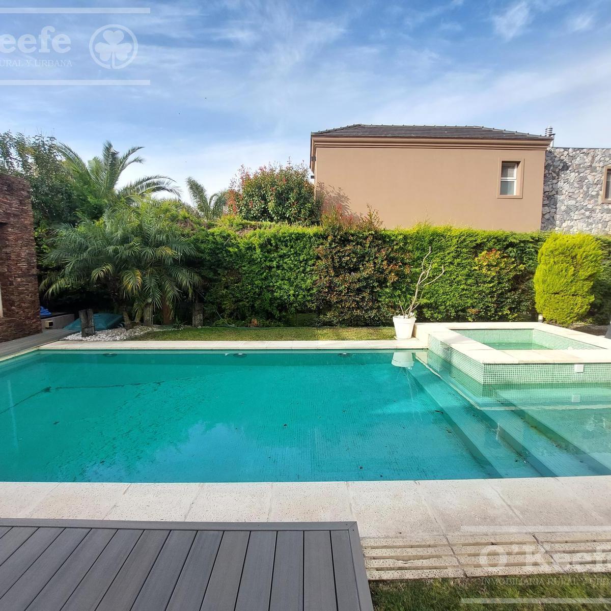 Casa en Venta, 4 Ambientes en Quilmes. Barrio Cerrado Barrancas de Guido. 4