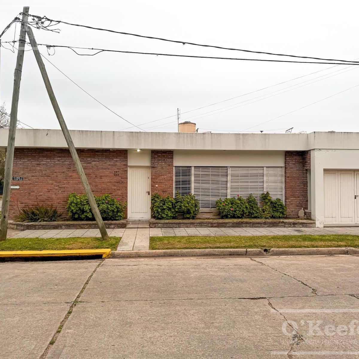 Casa en Venta de 4 Ambientes, Bernal.