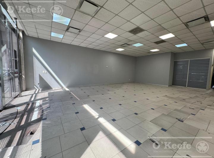 Local Comercial en Venta - EXCELENTE UBICACION CON JARDIN Y PATIO