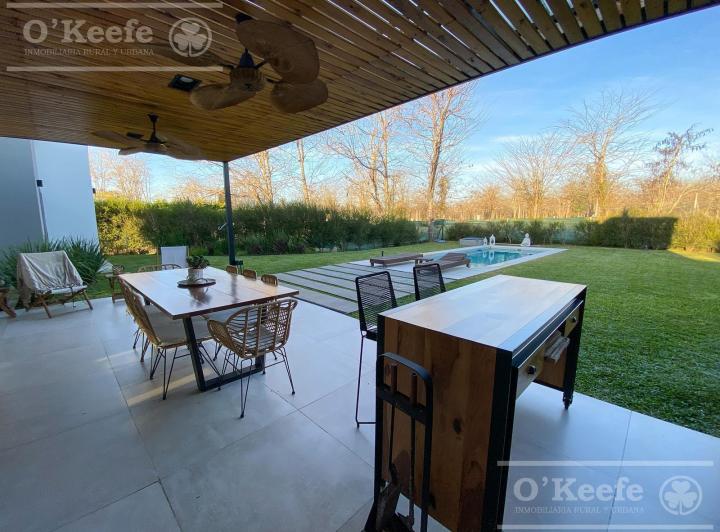 Casa en Venta en Fincas de Hudson, en una planta 4 dormitorios con piscina 3