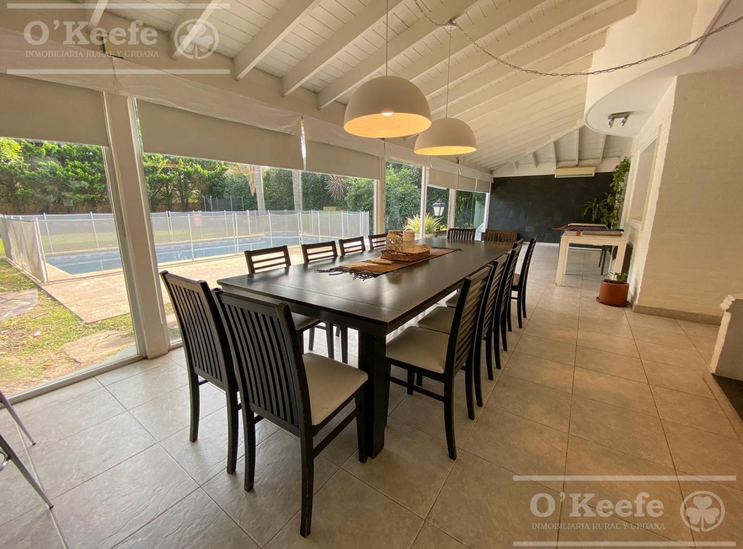 Casa en venta de cuatro ambientes en Abril Country Club - Guillermo Hudson