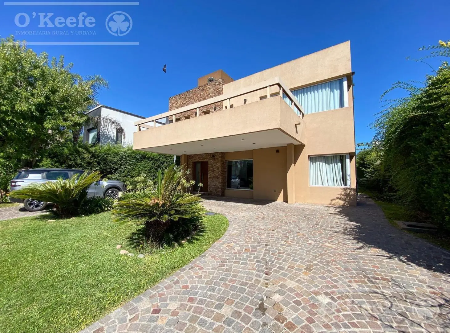 Casa en  venta  Altos de Hudson  1 Berazategui con piscina 2