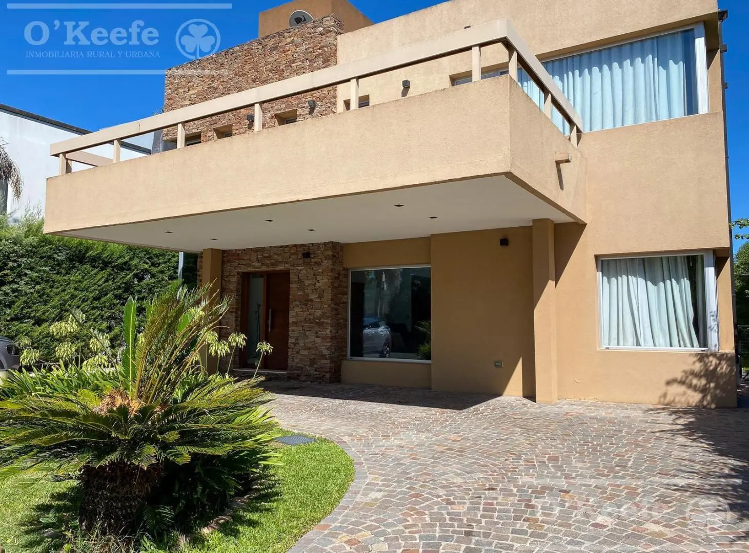 Casa en  venta  Altos de Hudson  1 Berazategui con piscina 3