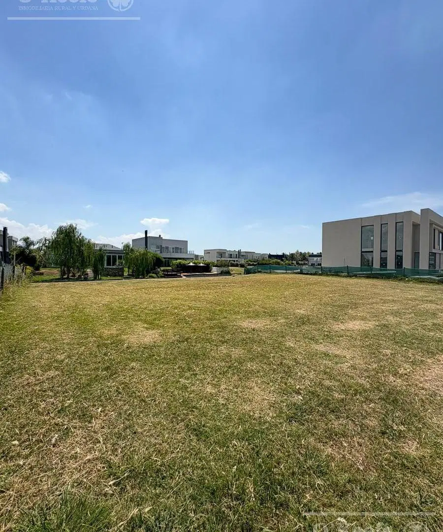 Lote central de 781 metros en el Golondrinas, Hudson 2