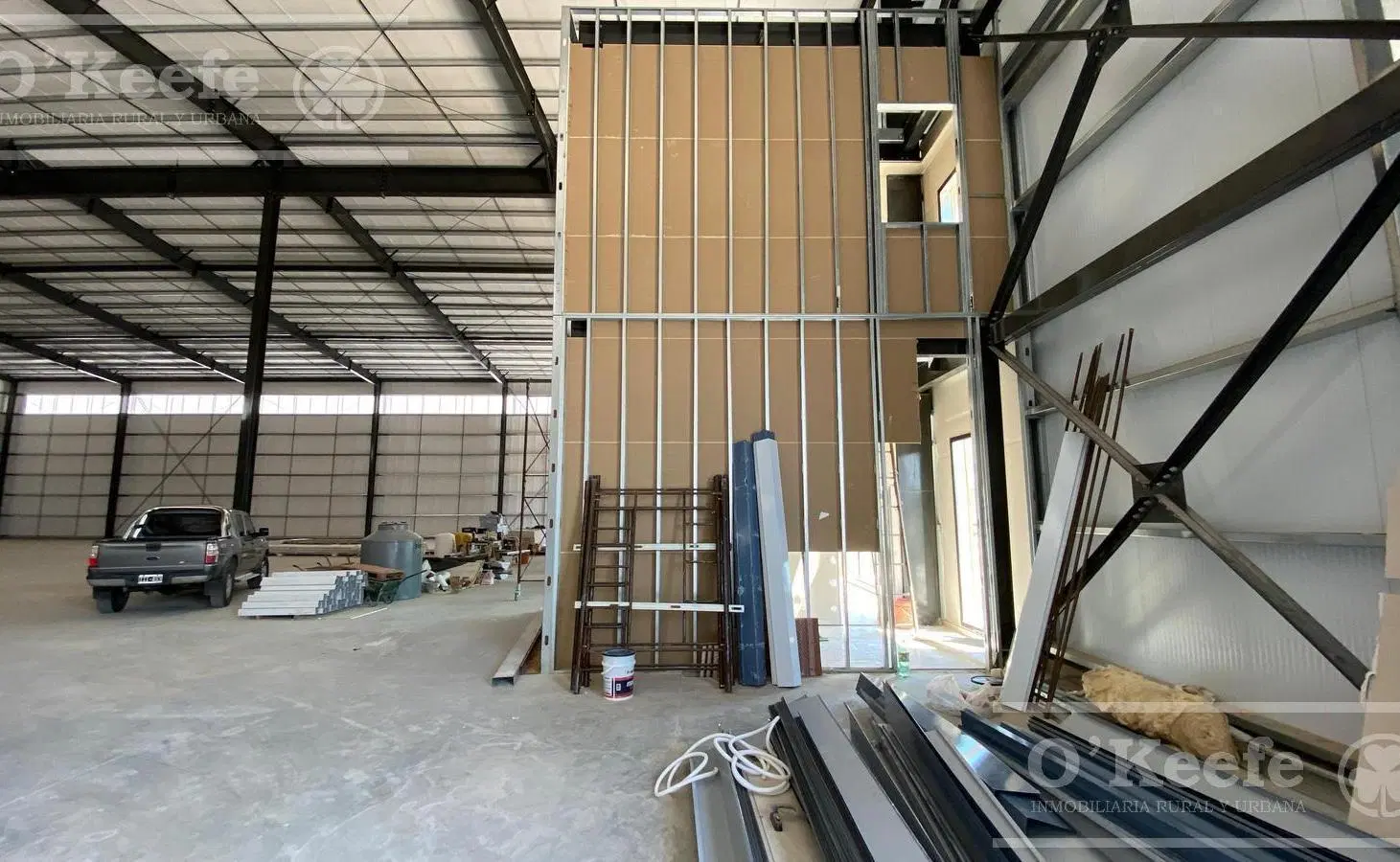 Galpón en alquiler 2.300 M2 - Pitec 5