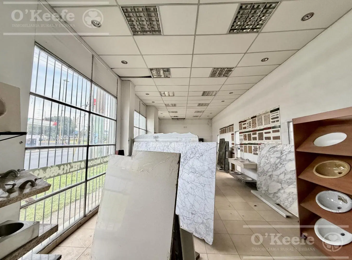 Local comercial con oficina y galpon en venta, Quilmes. Excelente ubicación para diversos rubros. 5