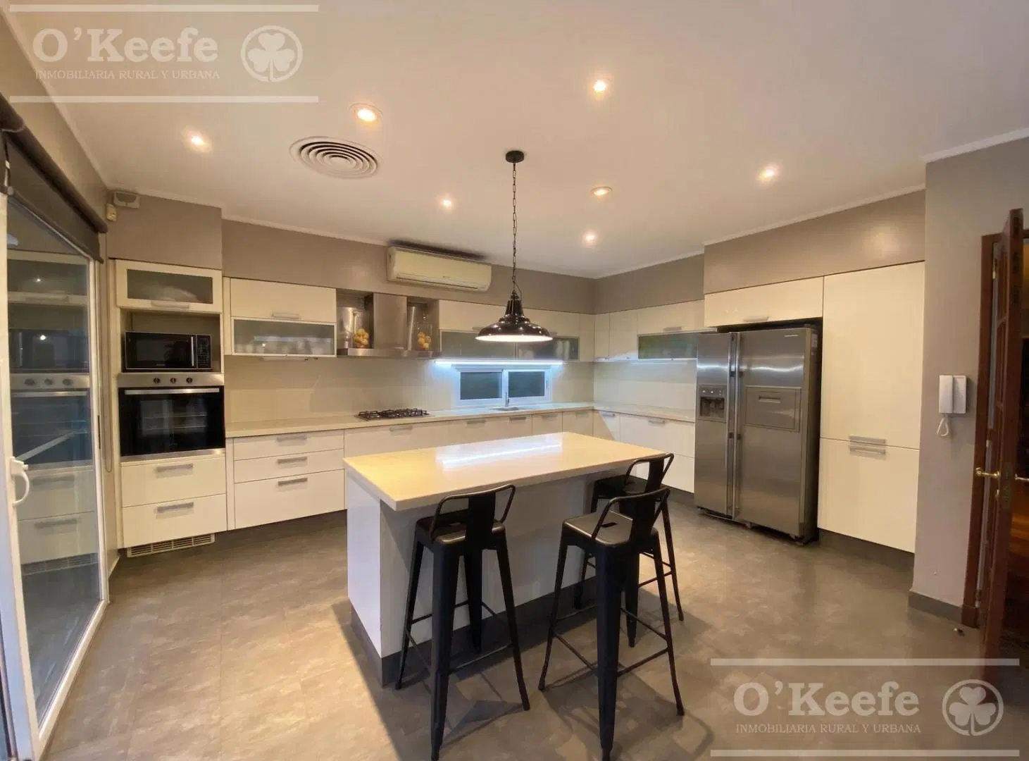 Casa 5 ambientes en venta Quilmes- Pileta- Quincho 4