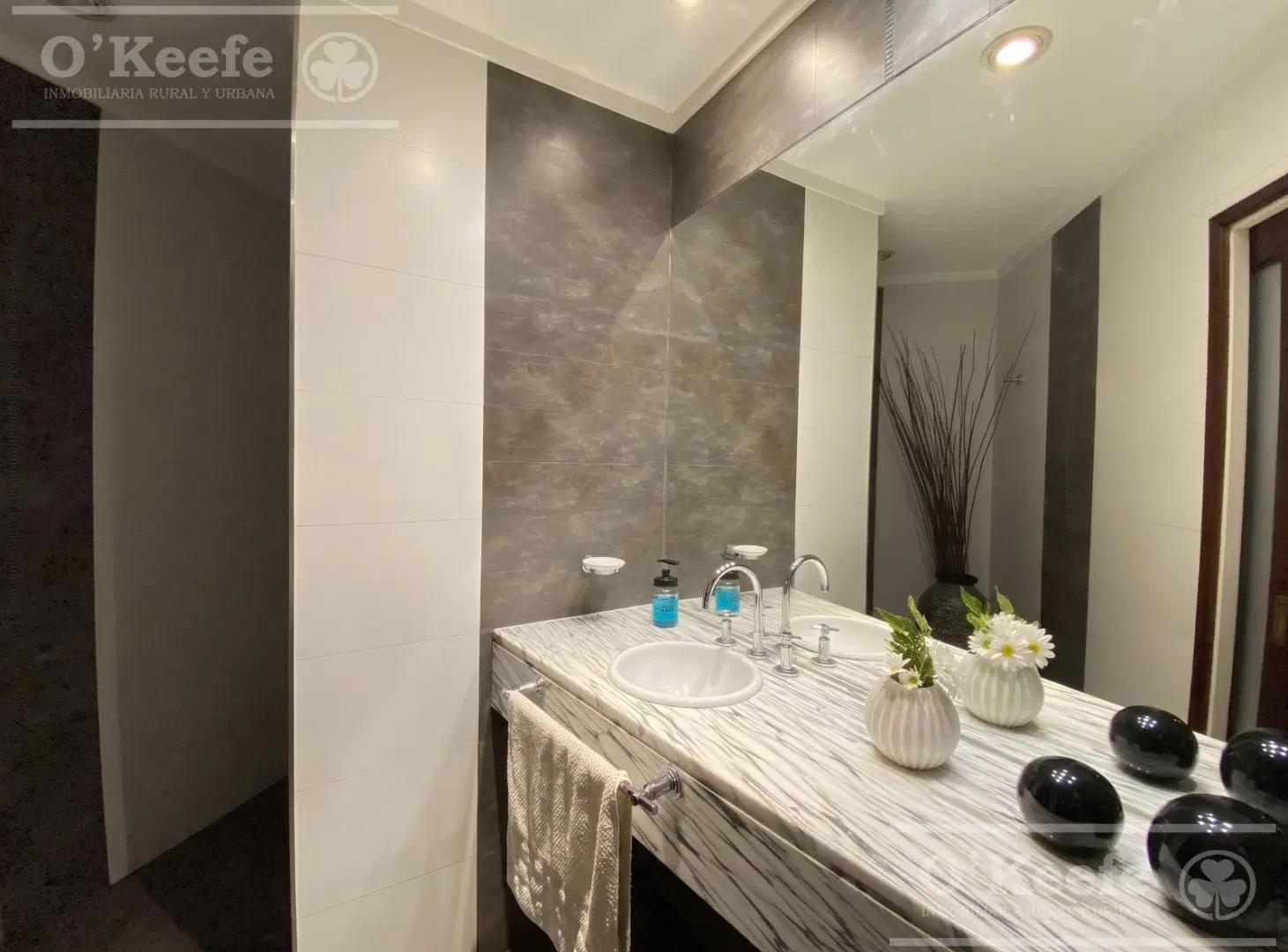 Casa 5 ambientes en venta Quilmes- Pileta- Quincho 2