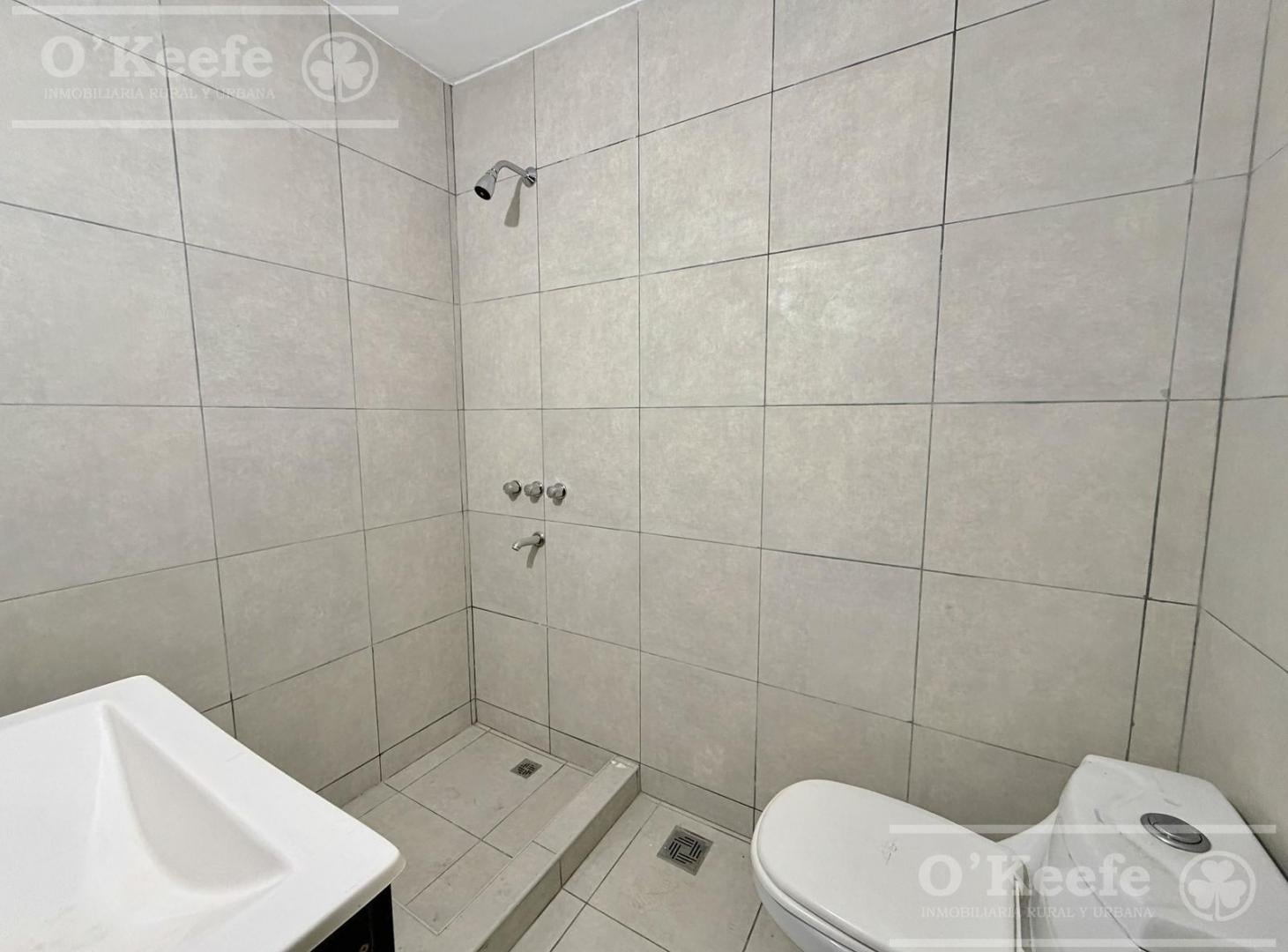 Casa 4 ambientes en venta. Quilmes. Reciclada