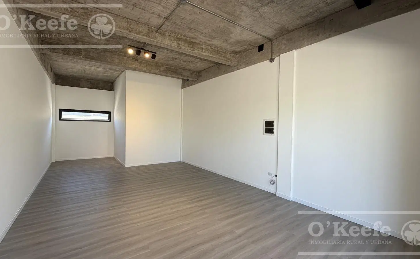 Local comercial con dos cocheras a estrenar en alquiler - Office Garden Hudson 2