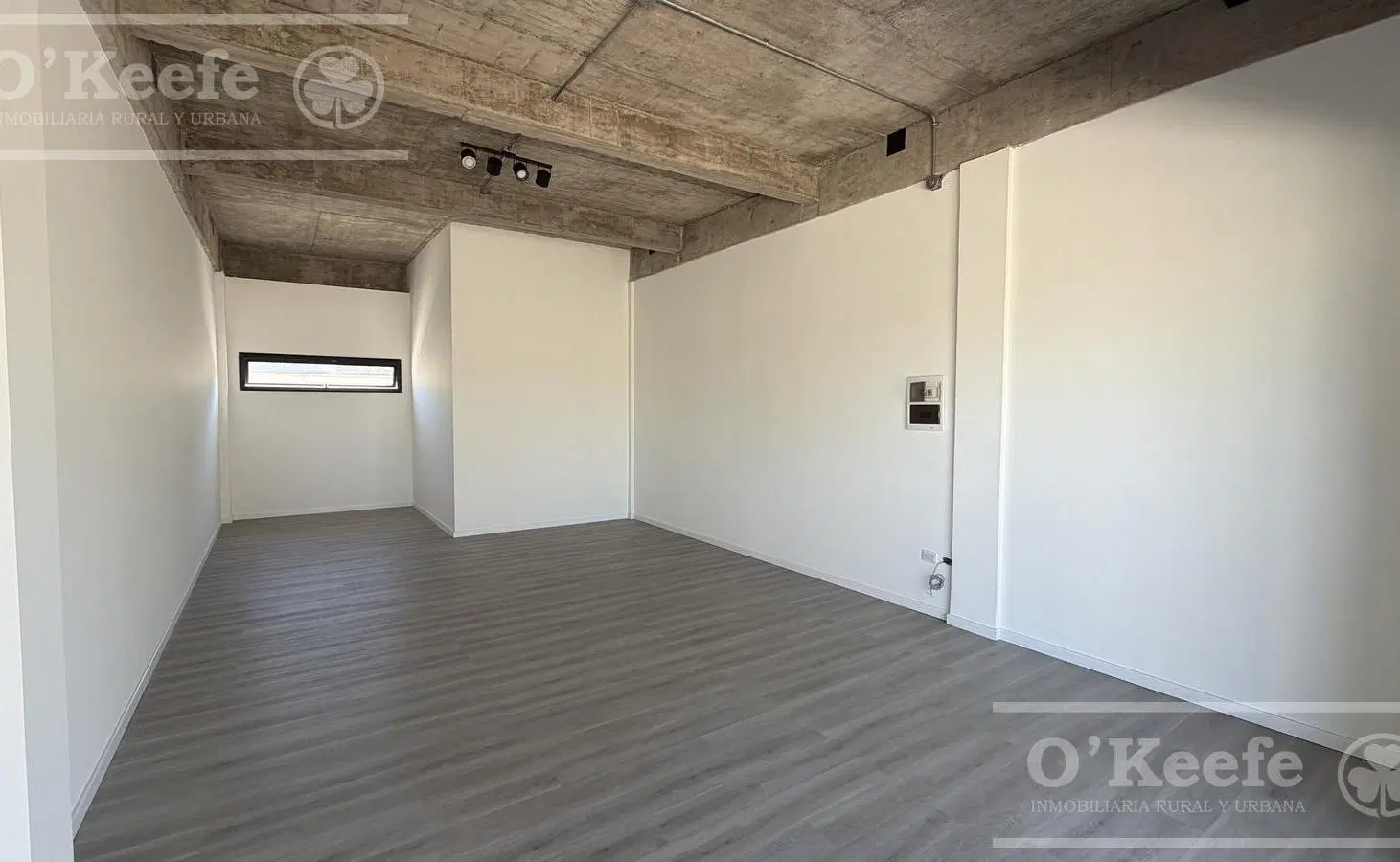Local comercial con dos cocheras a estrenar en alquiler - Office Garden Hudson 5