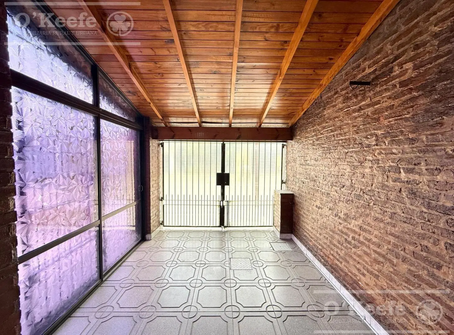 Casa a la venta de 4 ambientes en Bernal 2