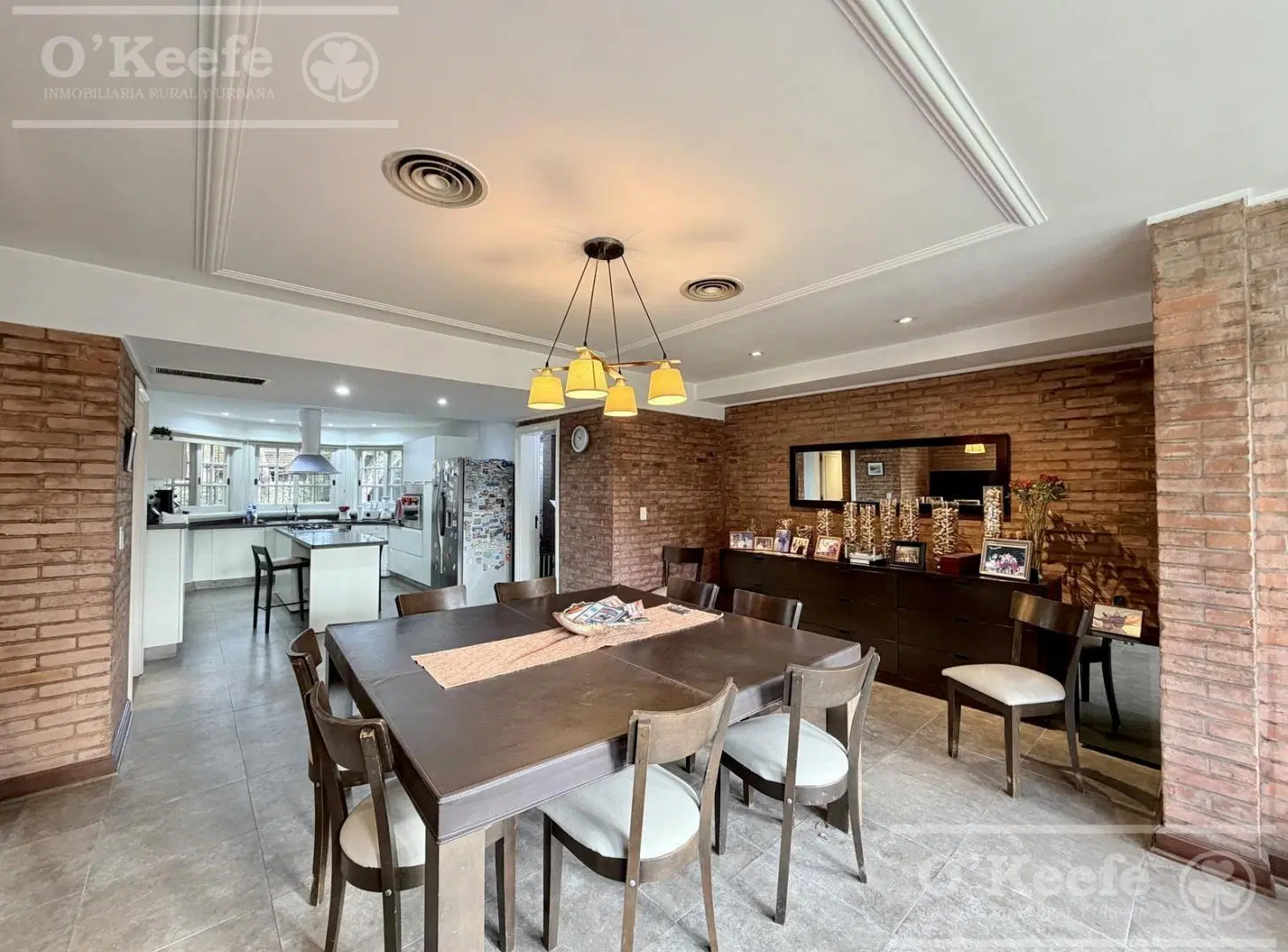 Importante Residencia de Categoría en Quilmes Residencial 7 Ambiente- Piscina y Quincho 2