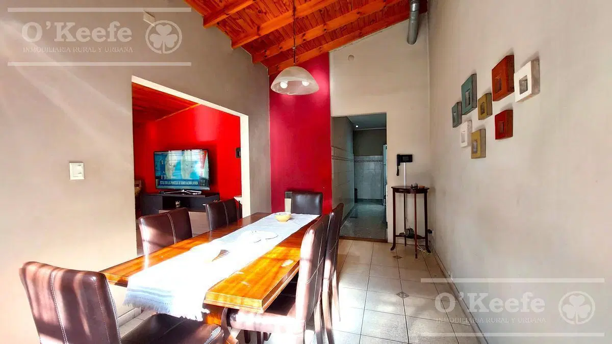 Casa en venta  - Berazategui- Sobre Av  Nestor Kirchner ideal 2 familias 2