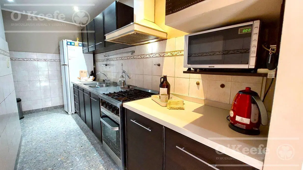 Casa en venta  - Berazategui- Sobre Av  Nestor Kirchner ideal 2 familias 4