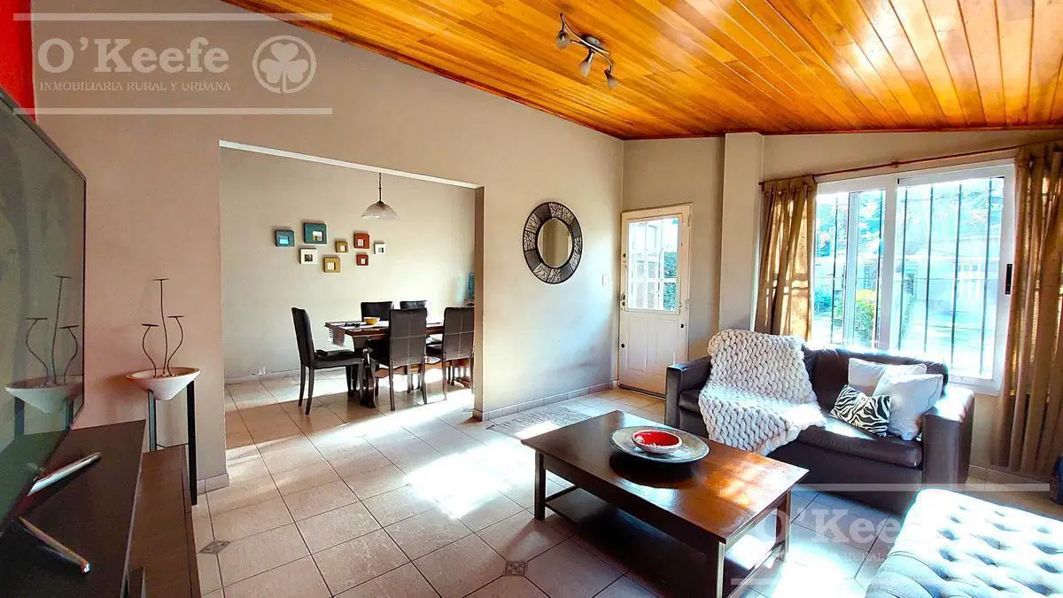 Casa en venta  - Berazategui- Sobre Av  Nestor Kirchner ideal 2 familias 5