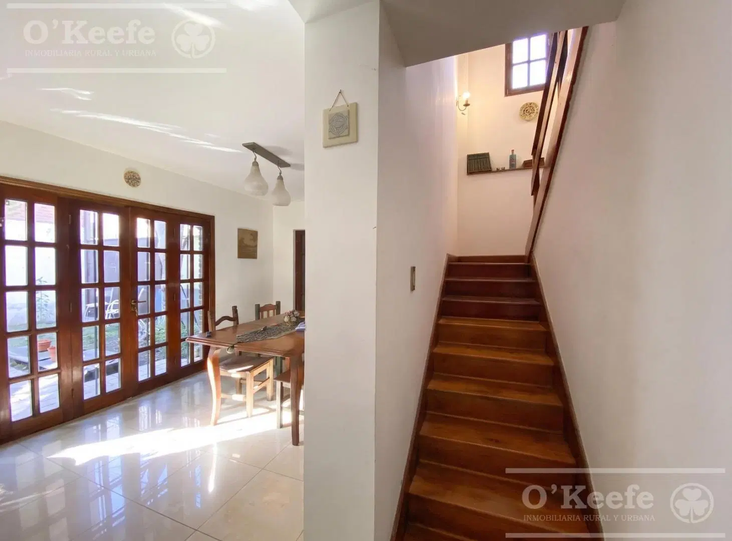 CASA EN VENTA 4 AMBIENTES C/ PARQUE Y COCHERA, BERNAL. 4