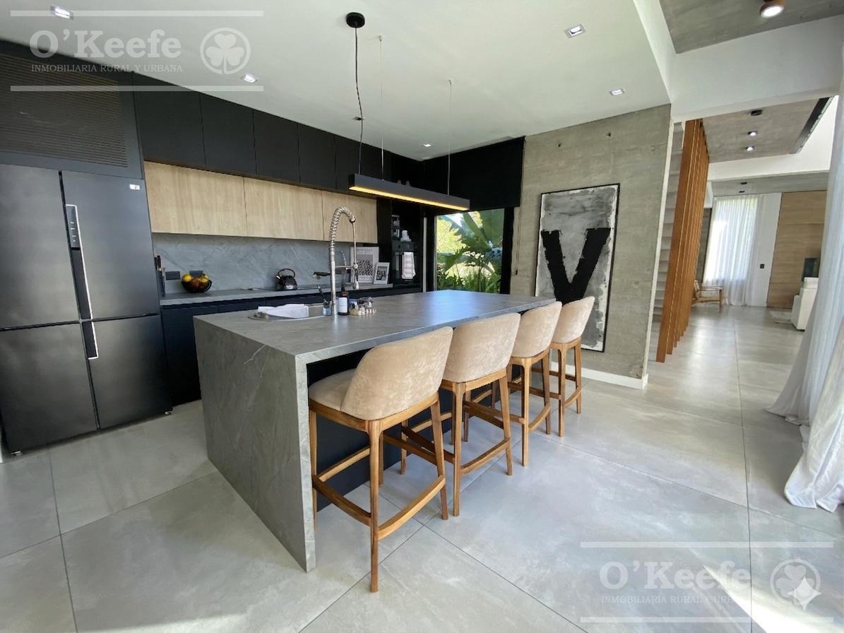 Foto de Casa en venta en hormigón visto, con piscina climatizada, detalles de, imagen 4