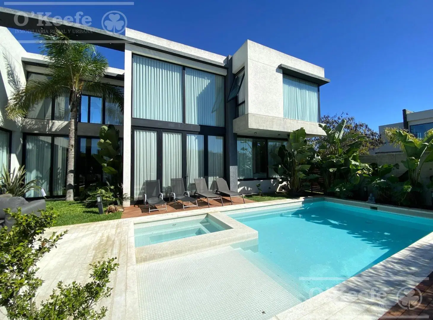 Casa en venta en hormigón visto, con piscina climatizada, detalles de categoría, Fincas de Hudson 3