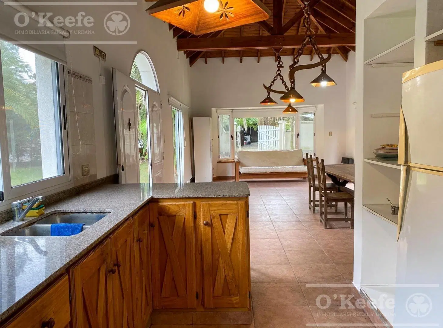 Alquiler monoambiente en terreno de 840m2 - Barrio El Carmencito 4