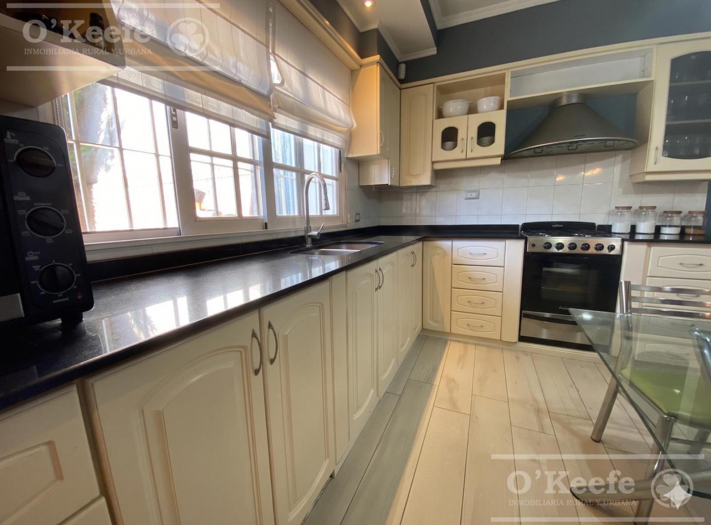Foto de Casa en Venta de 4 ambientes en Berazategui.- Apto Crédito.-, imagen 3