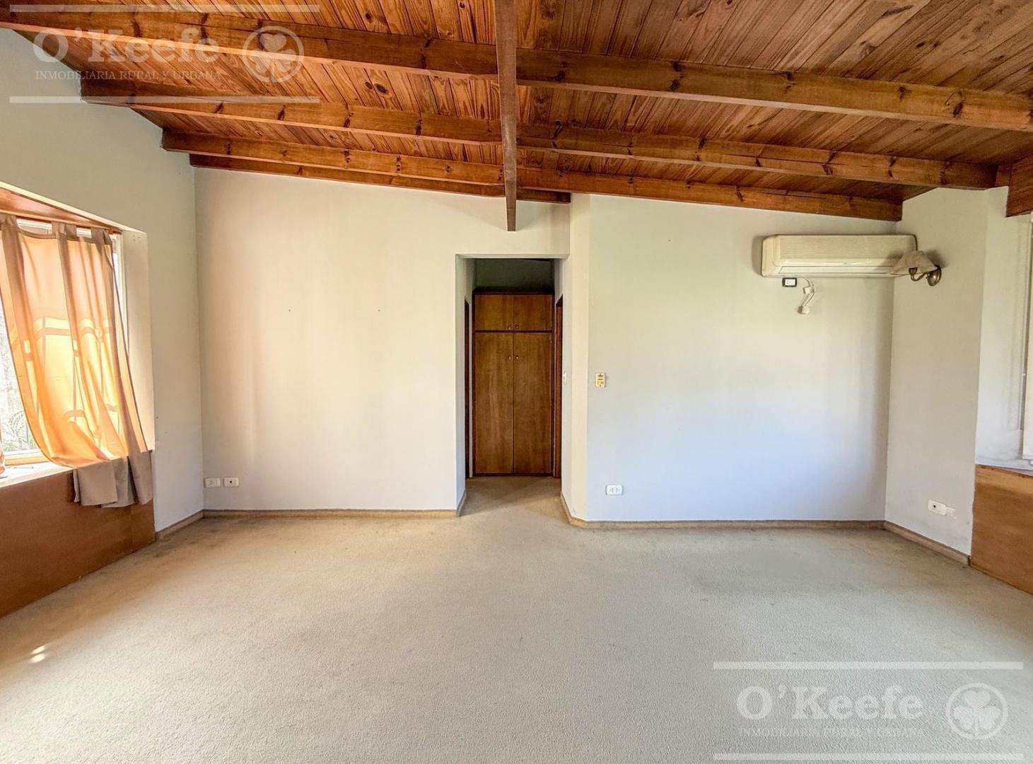 Foto de OPORTUNIDAD Gran Casa de 8 ambientes en venta APTO CREDITO. Con Jardin, imagen 4