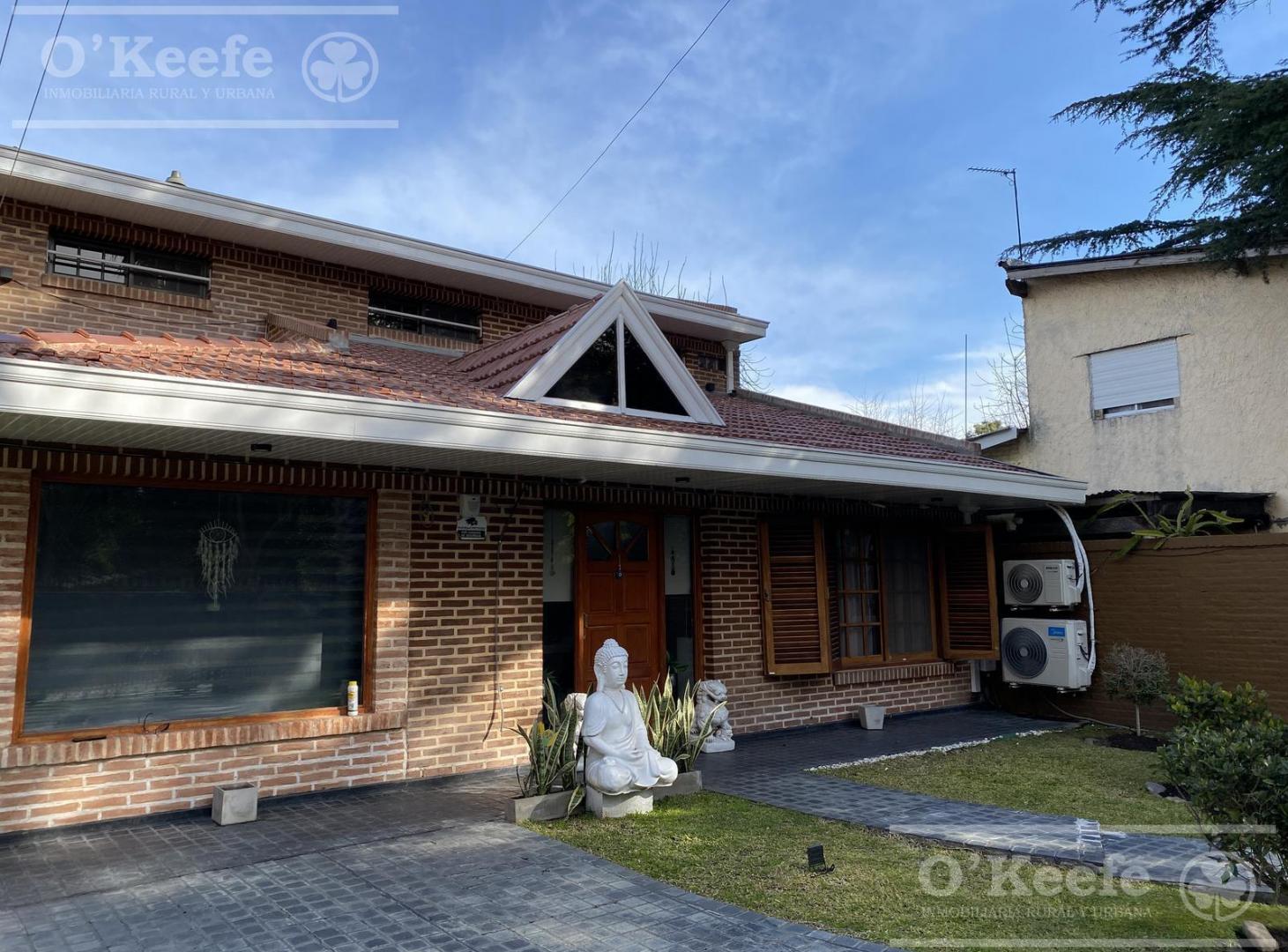 Foto de Casa Moderna en venta sobre dos lotes con excelente ubicación en El Pato, imagen 3