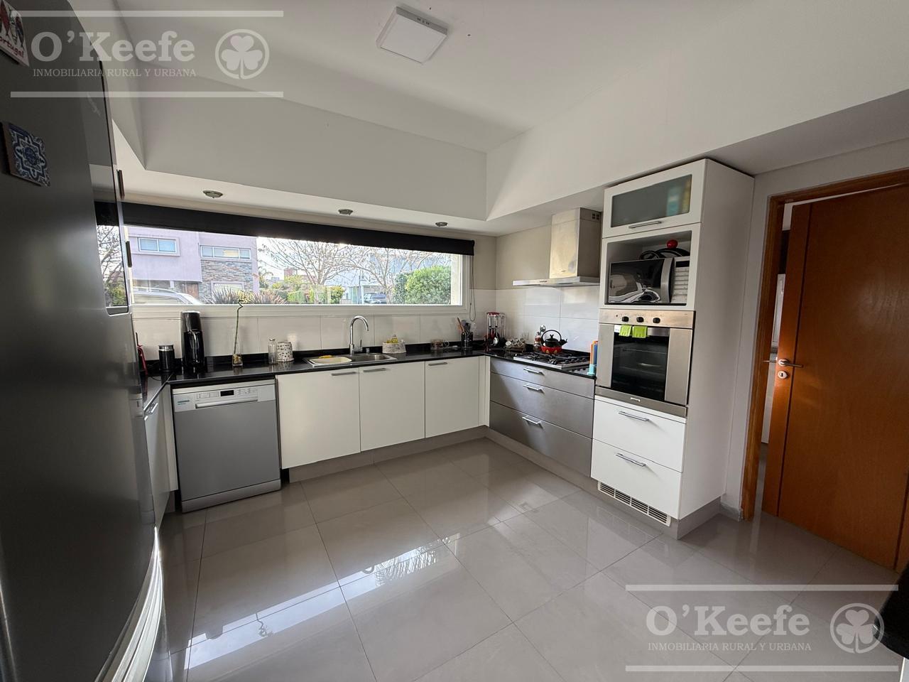 Foto de Casa en venta de 4 ambientes en Fincas de Iraola II, Hudson. APTA, imagen 2