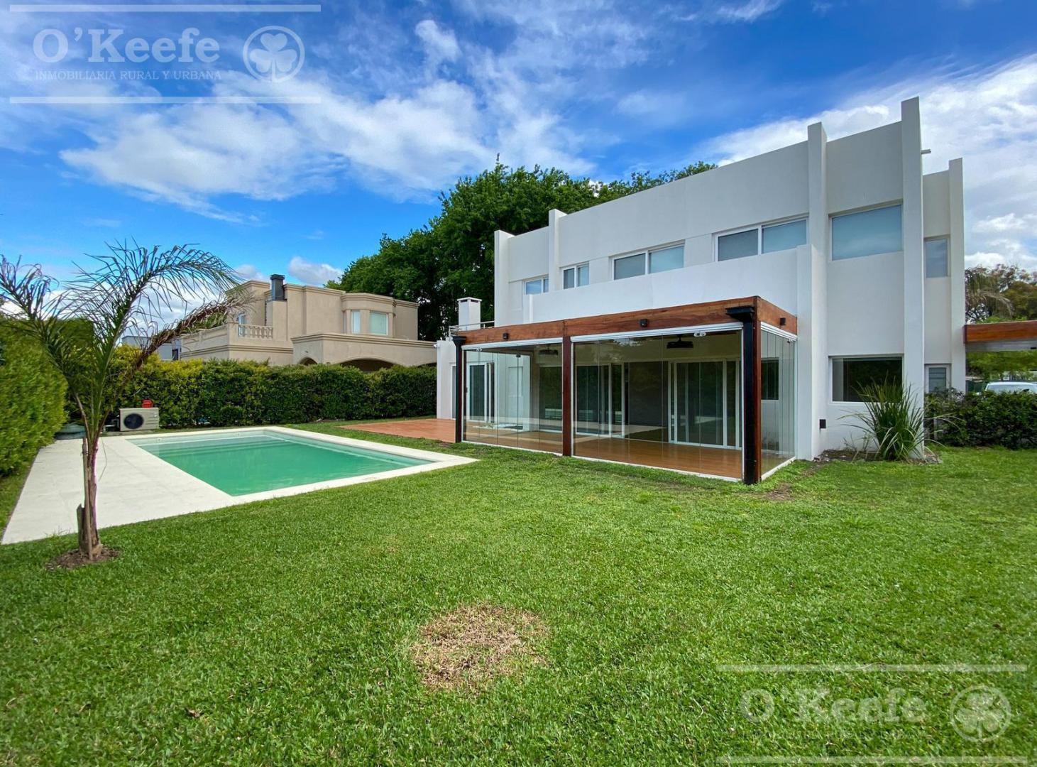 Foto de Casa en venta de 5 ambientes en Fincas de Hudson con piscina climatizada, imagen 5