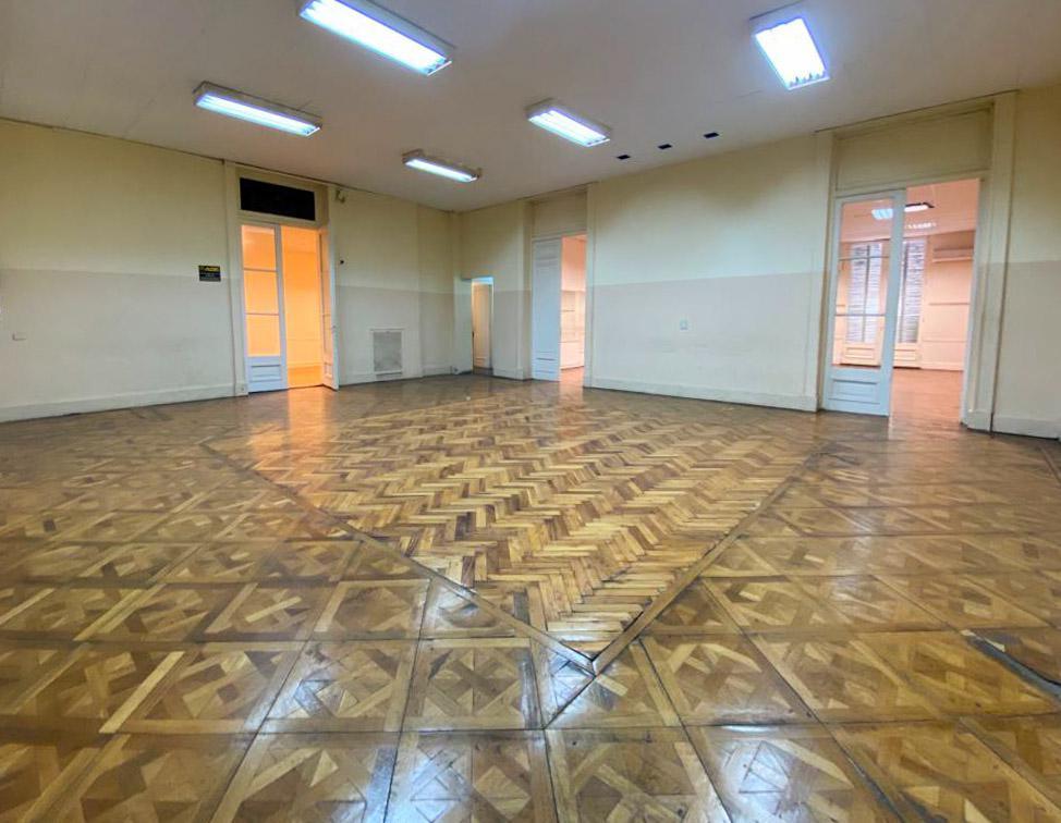 Foto de Imponente Petit Hotel de Época - Balvanera- Sup 2000 m2 en impecable, imagen 2