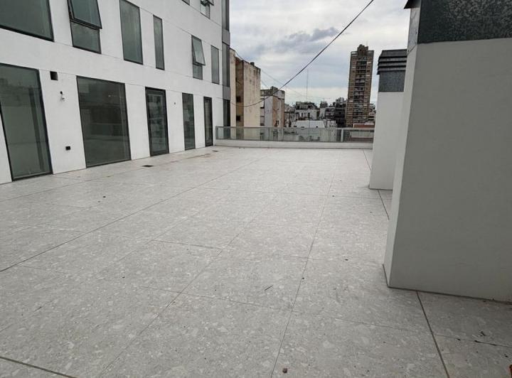 Espectacular ofi 10° piso con terraza! A estrenar - A/c central. Sup: 372 m2. Talcahuano y Santa fe. 3