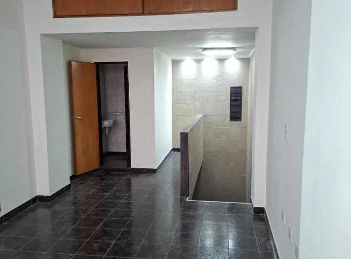 Local en Rodriguez Peña y Av. Corrientes! Superficie total : 82 m2 4