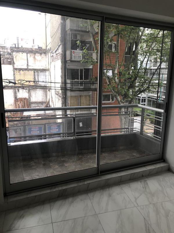 Foto de Super amplio Monoambiente con balcón ! A una cuadra del subte D!, imagen 4