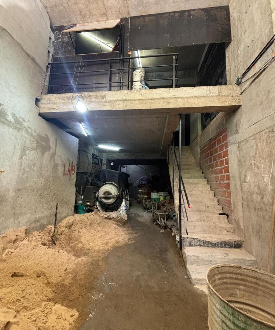 Local 148 m2. A estrenar!! PB - Sotano y 1º piso. Av. Corrientes 2120