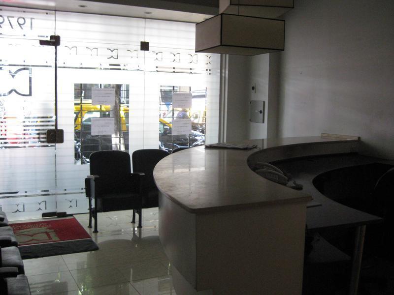 Foto de Local con oficinas, y sala de reuniones! Lavalle 1900, imagen 3