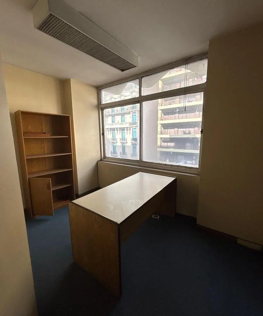 Oficina en Libertad y Av. Corrientes! Piso unico!  Sup: 135 m2 4