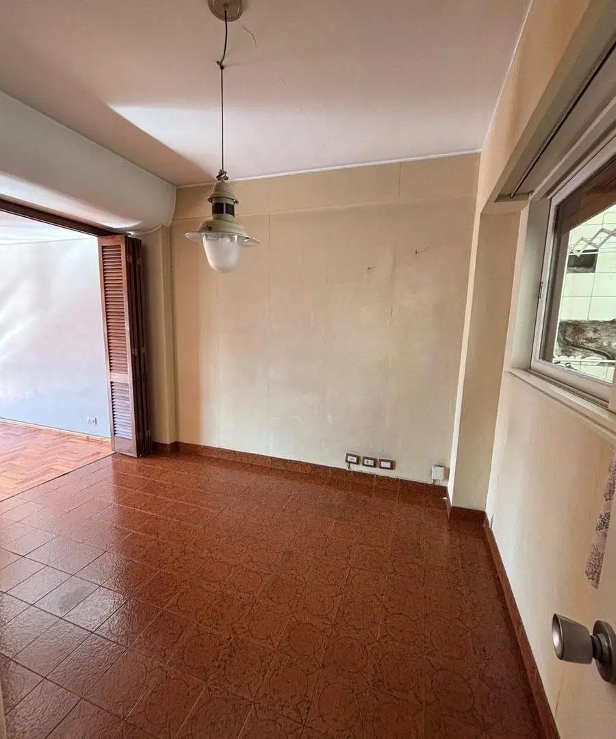 5 amb + Dep. de servicio! Espectacular living! Balcon al frente! Con cochera. Peron 2100 2