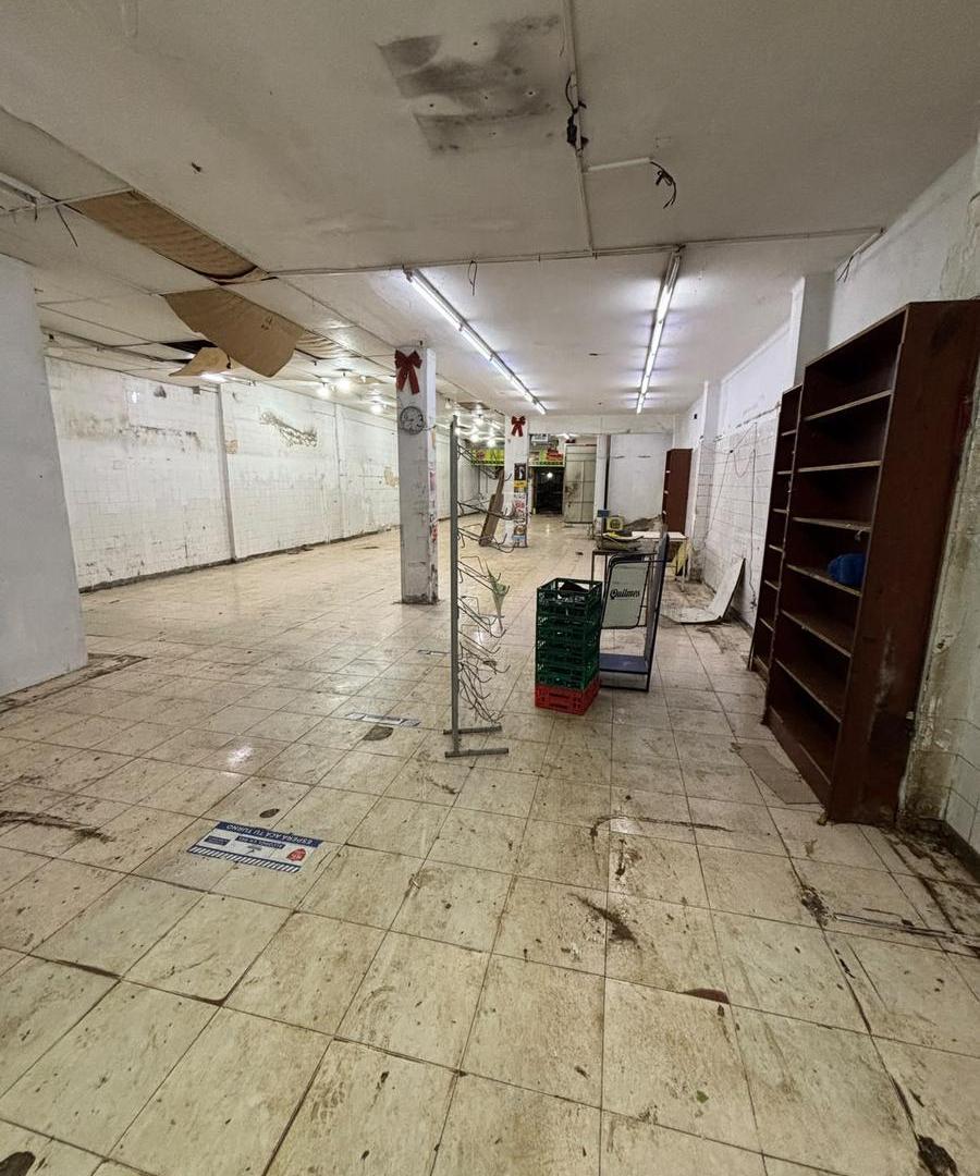 Foto de Edificio Comercial con local, vivienda y deposito! Acceso vehicular, imagen 1