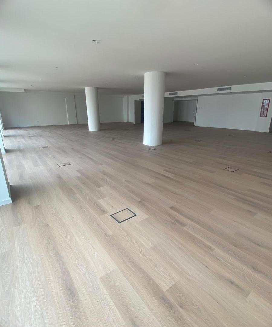 Foto de Espectacular oficina en 8° piso! A estrenar. Aire central. Sup total, imagen 5