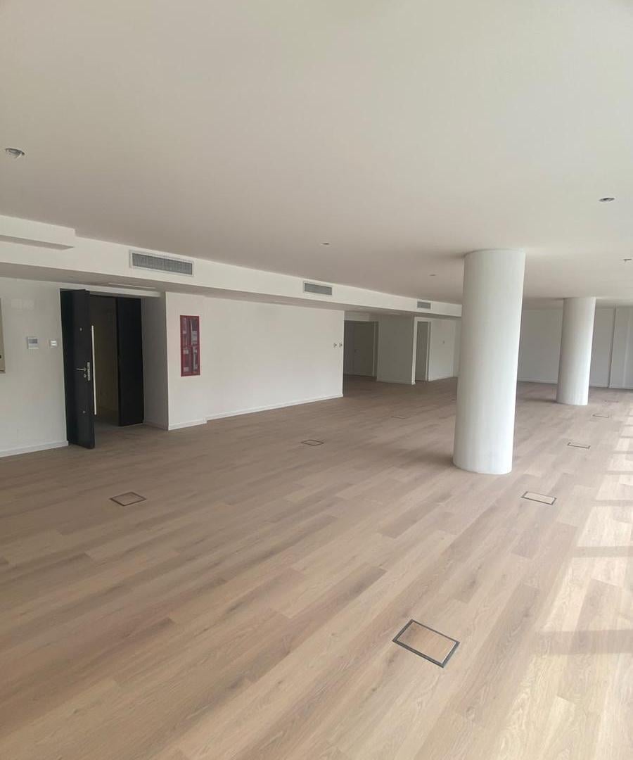 Foto de Espectacular ofi 9° piso balcon! A estrenar. Aire central. Sup cub, imagen 5