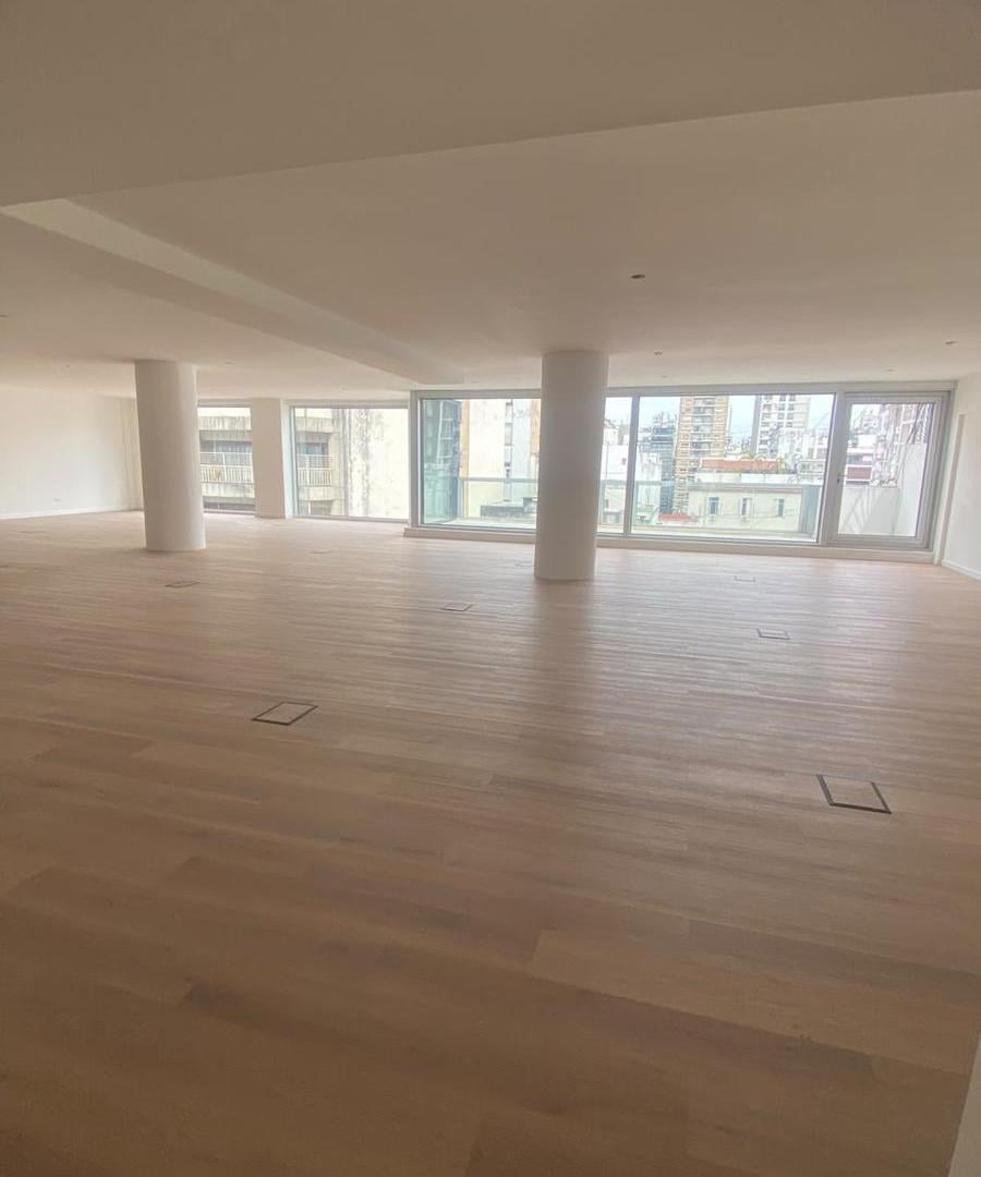 Foto de Espectacular ofi 9° piso balcon! A estrenar. Aire central. Sup cub, imagen 2