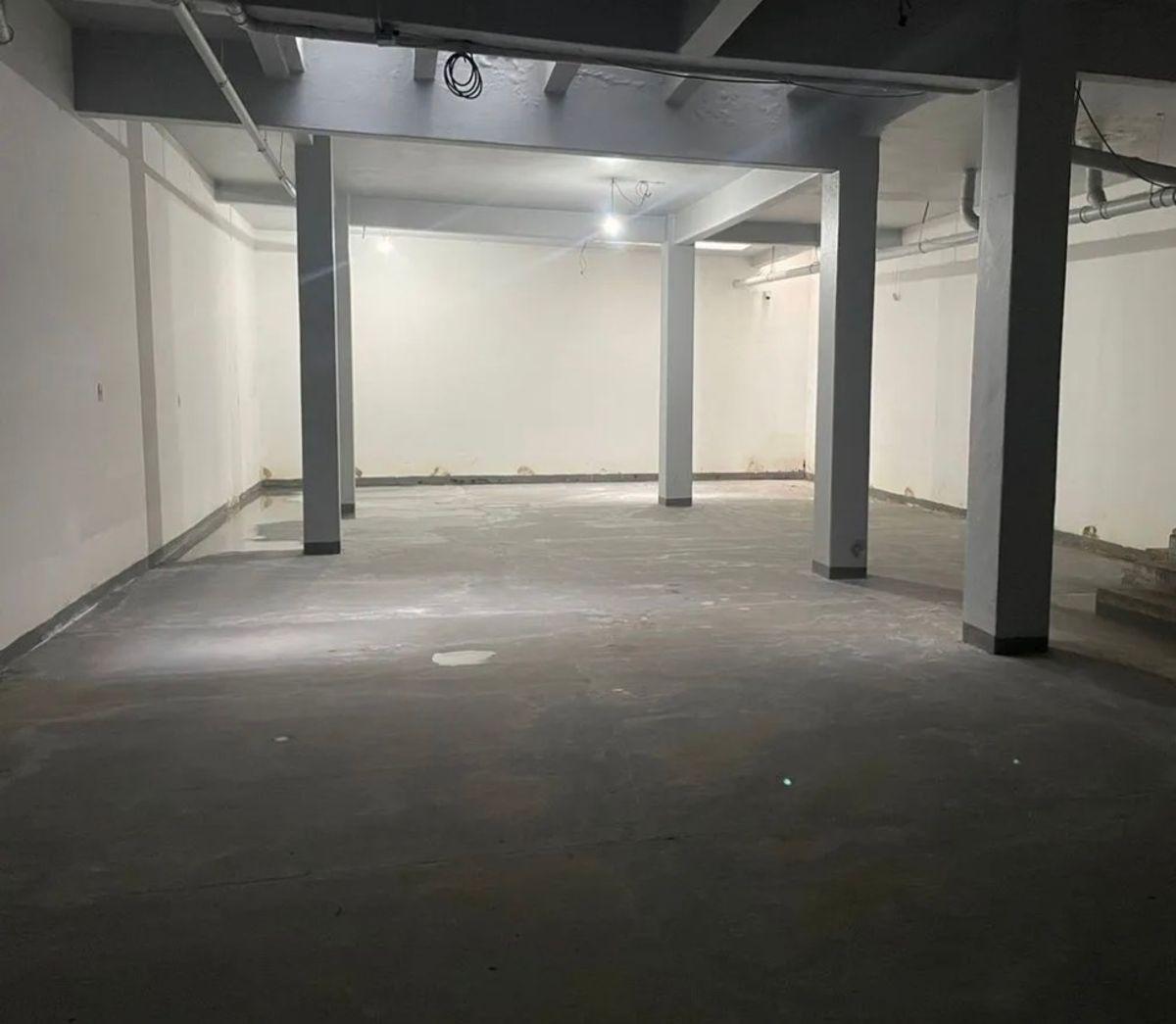 Foto de DEPOSITO/LOCAL EN SUBSUELO EN SANTA FE AL 1200 CON BAÑO, imagen 2